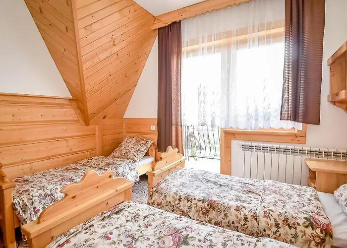 לינה וארוחת בוקר U Gronikowskich זקופאנה