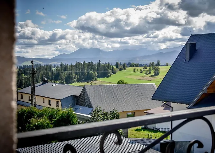 לינה וארוחת בוקר U Gronikowskich זקופאנה