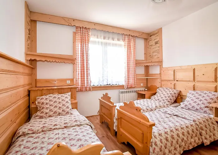 לינה וארוחת בוקר U Gronikowskich זקופאנה